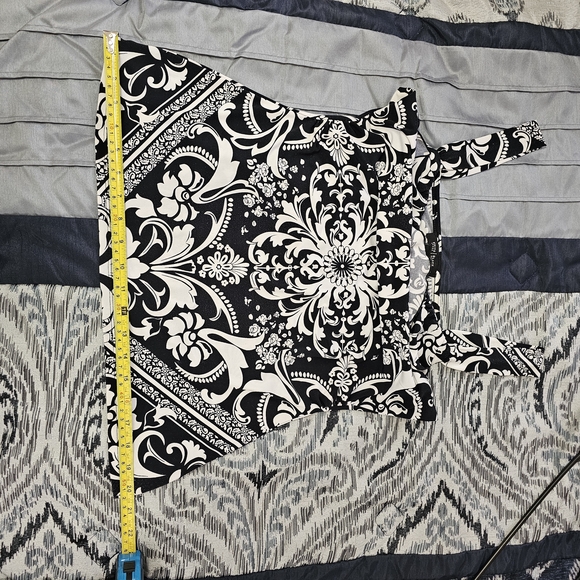 White House Black Market Black and White Floral Tank Top - Picture 12 of 13